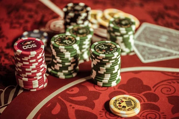 Fa Cai Shen Deluxe paytable and bonus features display on doratoto